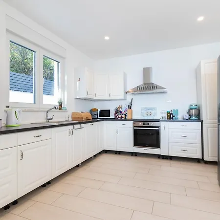 The View By Aneo Travel *