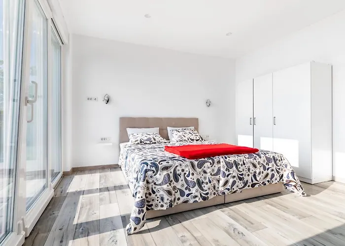 The View By Aneo Travel *