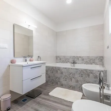 The View By Aneo Travel *