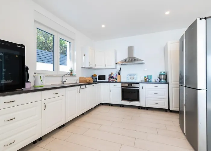 The View By Aneo Travel *