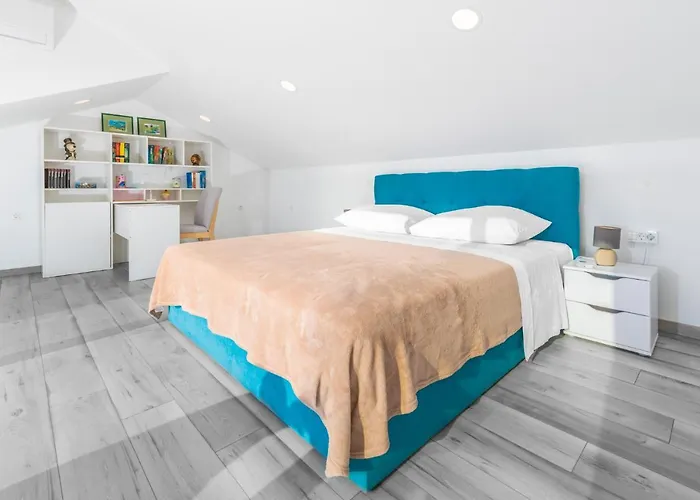 The View By Aneo Travel Villa